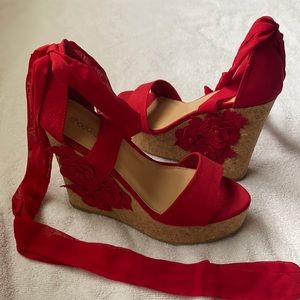 Shoedazzle RoseMarie Red and Beige Wedge Heels